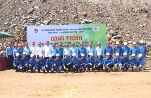 Đoàn Thanh niên Tổng công ty Khoáng sản: Ra quân cải tạo, phục hồi môi trường bãi thải Bắc khu Tây